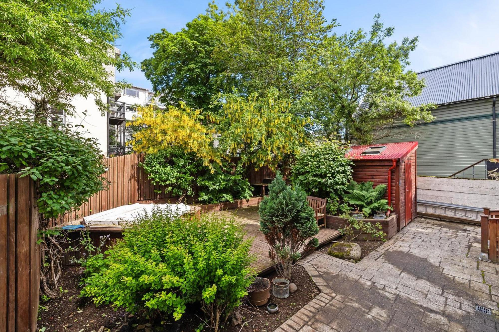 Downtown Reykjavik Baldursbra Holiday Home Екстер'єр фото